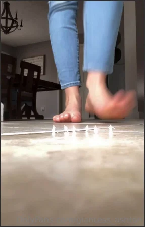 giantess ashton cant forget about my micro tinies completely unrelate 2775152544 ( 6.2 MB )