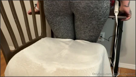 smothermotherr your giantess step sister puts you in her sweatpants 3420437908 ( 414.6 MB )