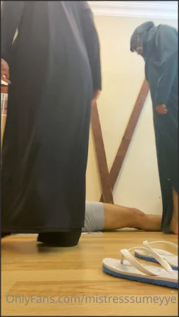 mistresssumeyye trample ve cezalandrma seansmzdan mistresstomris oxly 2205698674 ( 148.5 MB )