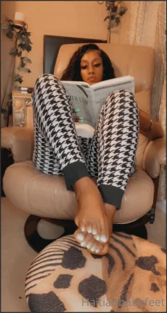 haitian babefeet ignoring you ever exist i hate when im trying to rea 2189042292 ( 210.3 MB )