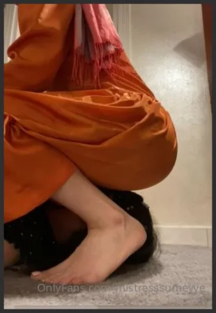 mistresssumeyye farting video with femaleslave 2227367889 ( 11.1 MB )