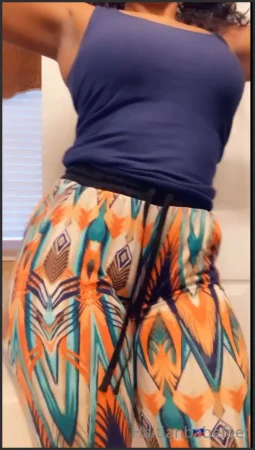 haitian babefeet im going to put both in your mouth 2306940927 ( 11.5 MB )