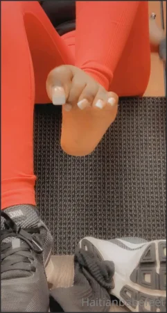 haitian babefeet stinky gym socks removal im going to sneaky you in t 2176625108 ( 129.2 MB )