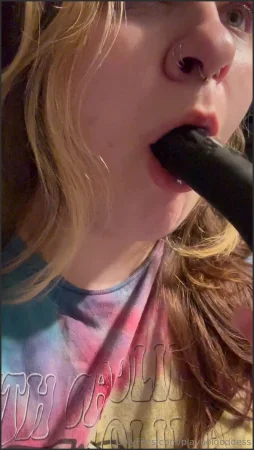 playboigoddess I jus had such the urge to suck on my new toy look how 3449083307 ( 52.8 MB )