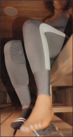 haitian babefeet i love when an egotistical man think hes in control 2132680534 ( 6.3 MB )