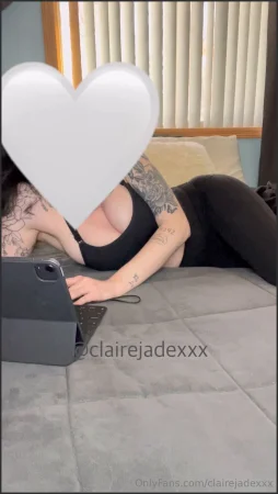clairejadexxx daddy come sniff up these farts 3220550182 ( 34.6 MB )