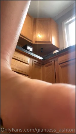 giantess ashton pre made full 2 minutes you woke up disoriented and s 2793240933 ( 92.3 MB )