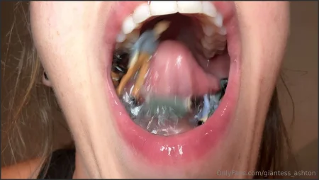 giantess ashton whole new meaning to the phrase stringing them along 2927660119 ( 67.2 MB )