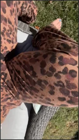 yagorl just getting some vitamin d 3519404852 ( 6.2 MB )
