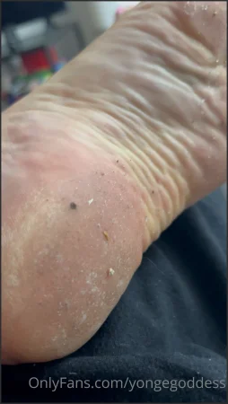 yongegoddess my feet are dirty and you need to clean them now crawl o 2970571949 ( 63.2 MB )