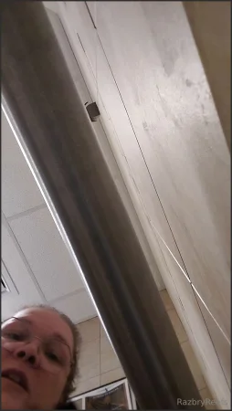razbryreefs fart video gone wrong 3568568593 ( 27.2 MB )