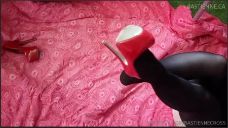 bastiennecross foot tease starting with my classic red heels i tease 3254367445 ( 12.7 MB )