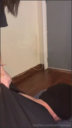 brattyisabellaa made this loser sniff my chair after i farted on it 3690100563 ( 62.7 MB )