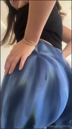 skyedgirlfetish you like see me farting in this leggings 3557464534 ( 65.5 MB )