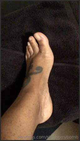 sincherrybomb special request footfetish 31467174 ( 19.5 MB )