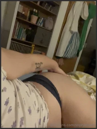 sophietoots fart porno Onlyfans leaked video 2 ( 5.8 MB )
