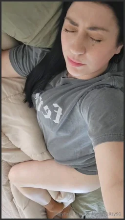 kinkydomkitty91 10 minutes of nothing but morning farts in bed 3783286637 ( 473.1 MB )