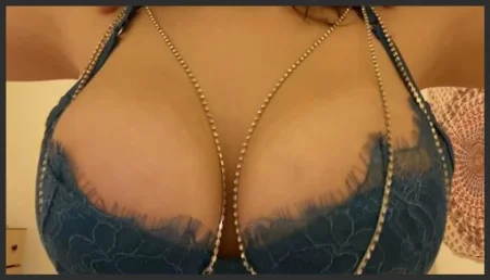 alexxox8 how can such a small girl have such big boobs worship my tit u 109407982 ( 229.2 MB )