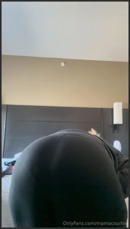 mamacourtie fart porno Onlyfans leaked video 19 ( 17.2 MB )