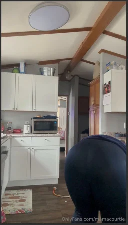 mamacourtie fart porno Onlyfans leaked video 16 ( 12.5 MB )