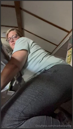 mamacourtie fart porno Onlyfans leaked video 7 ( 5.6 MB )