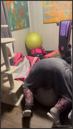 mamacourtie fart porno Onlyfans leaked video 26 ( 15.2 MB )