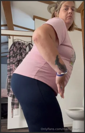 mamacourtie fart porno Onlyfans leaked video 4 ( 18.4 MB )