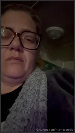 mamacourtie fart porno Onlyfans leaked video 21 ( 6.5 MB )